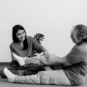 Reasons Why You Need a Physical Therapist to Help You Through TKR Recovery cover