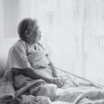 Knee Replacement Recovery Isn’t Just Physical: What to Expect Emotionally